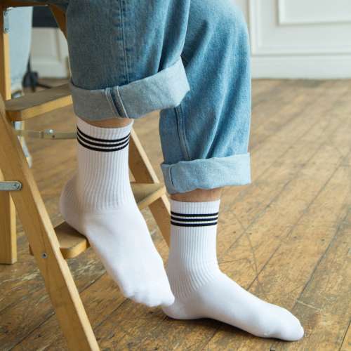 Белые спортивные носки с 3 черными полосками S23