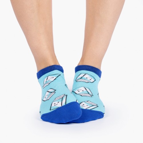 Дизайнерские носки с молоком