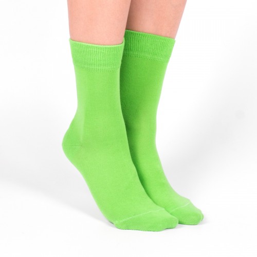 Однотонные зеленые носки